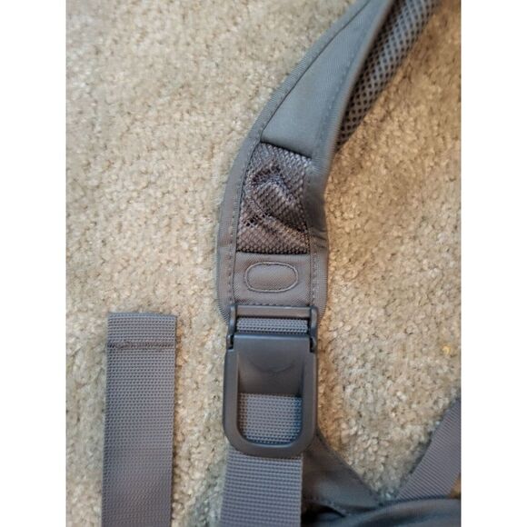 Osprey Veer Vertical Shoulder Bag Backpack Sling Messenger Crossbody Outdoors - Picture 4 of 11